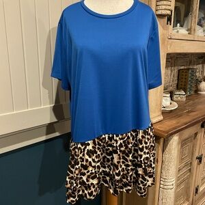 Elegant Blue Tunic with Leopard Print Hem